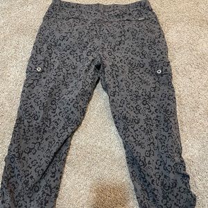 Eddie Bauer Capri! Size 6 only worn once.